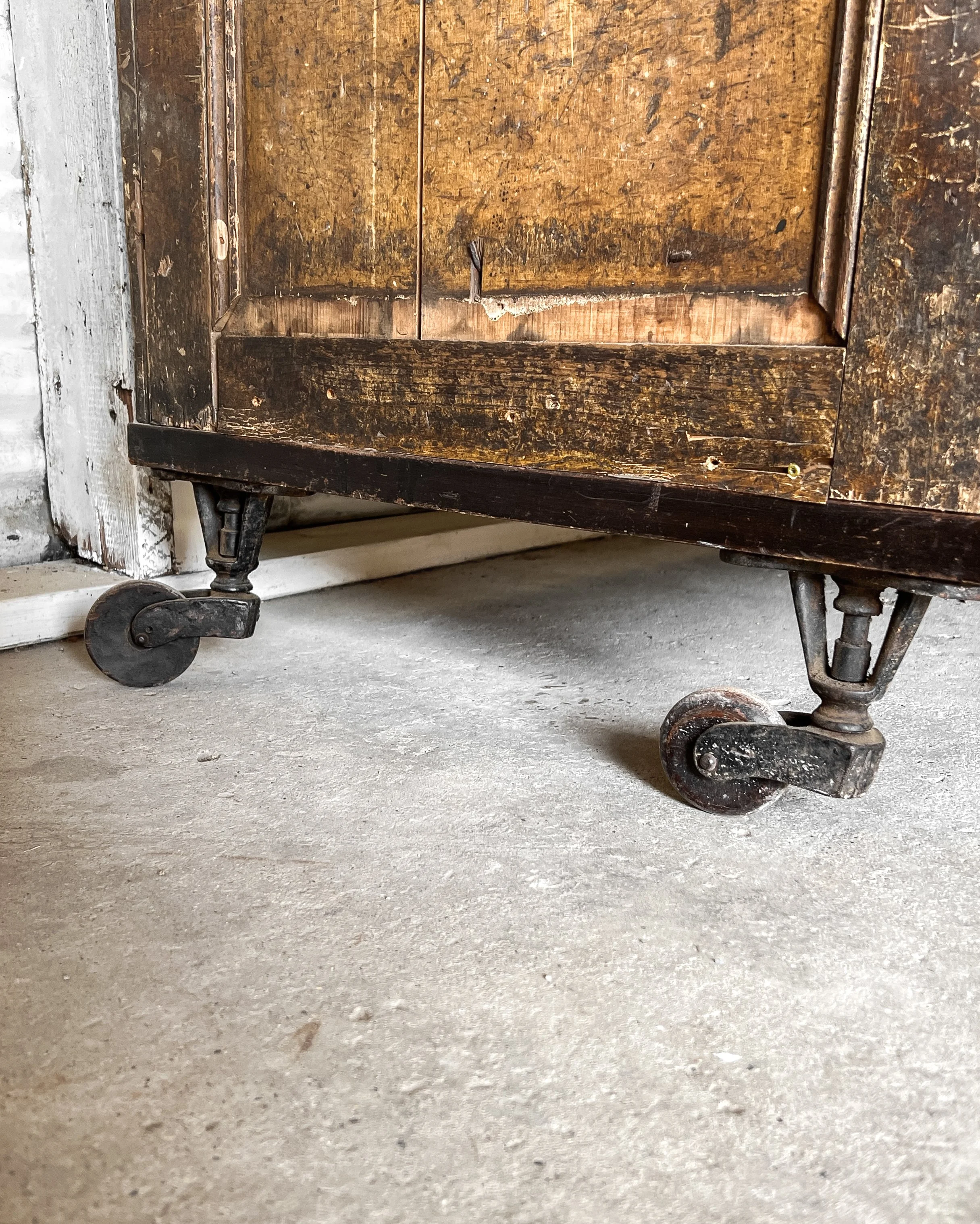 家具 Shop Counter CCF_Black-Steel_Gray_1200x.jpg